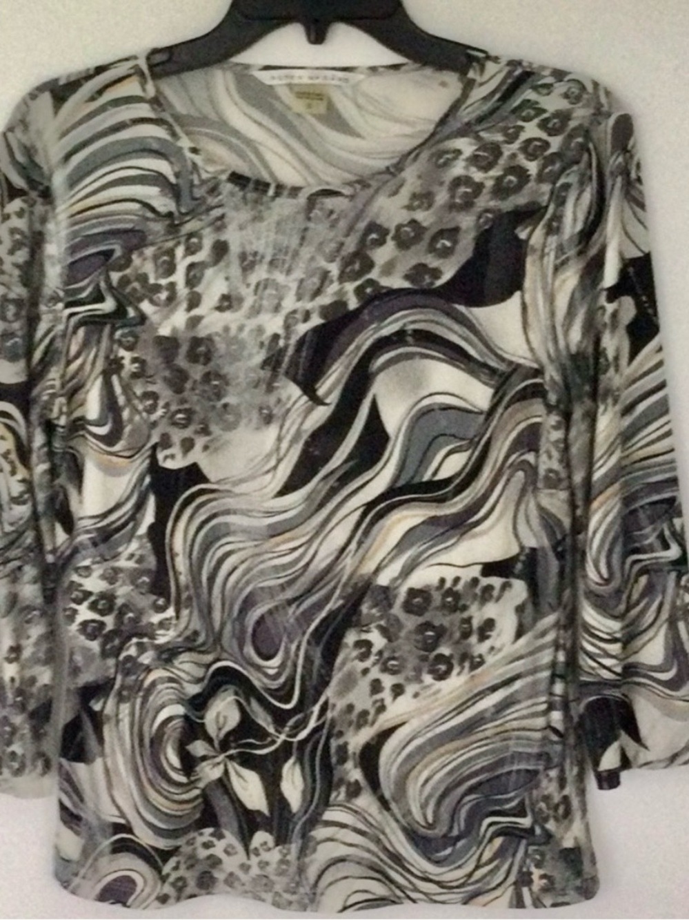 Peter Nygard Abstract Animal Print 3/4 Sleeve Top Size Small #003##